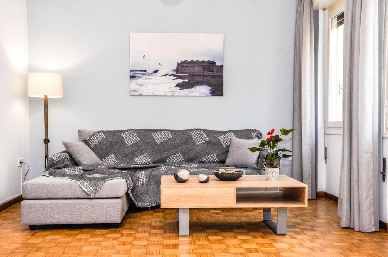 The Elegant. Spacious City Center Apartment. Iráklio Kültér fotó