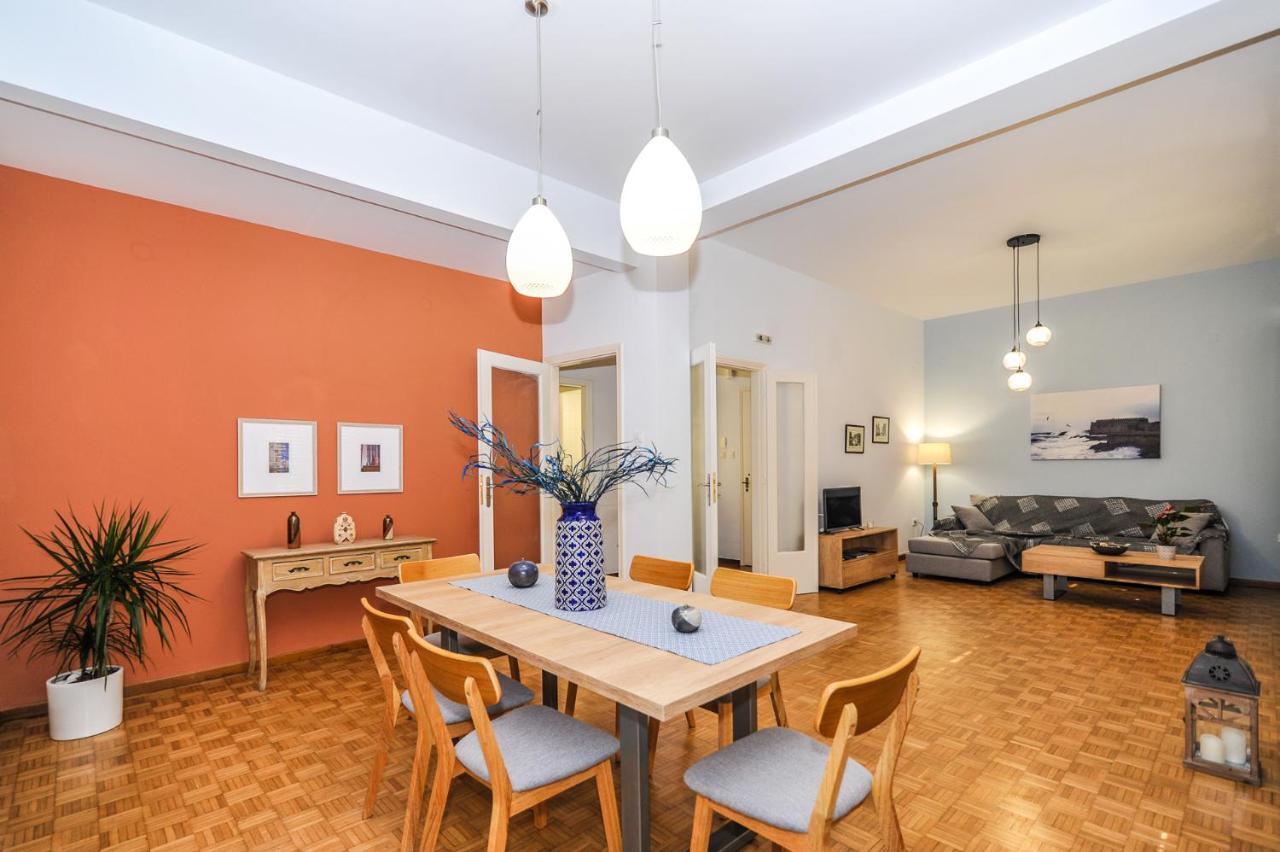 The Elegant. Spacious City Center Apartment. Iráklio Kültér fotó